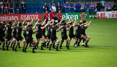 Rugby World Cup 2023: fly away in a private jet.