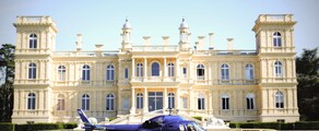 Château de Ferrières: helicopter experience