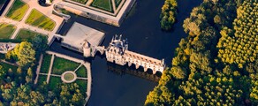 Châteaux de la Loire: helicopter experience