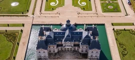 Abbaye des Vaux de Cernay: helicopter experience
